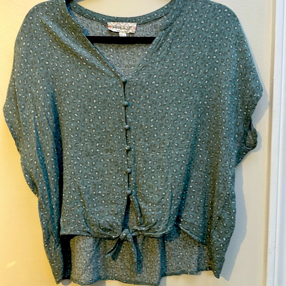 Hippie Rose size M tie front top